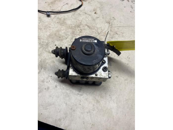 ABS-pump från en Volkswagen Golf V (1K1) 2.0 TFSI GTI 16V 2004