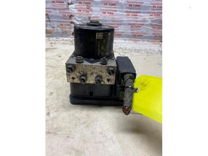 ABS-pump från en Volkswagen Golf V (1K1) 2.0 TFSI GTI 16V 2004