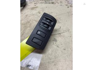 Begagnade Brytare, AIH strålkastare Renault Megane III Coupe (DZ) 1.4 16V TCe 130 Pris € 24,20 Inklusive moms erbjuds av Autosloperij de Turk