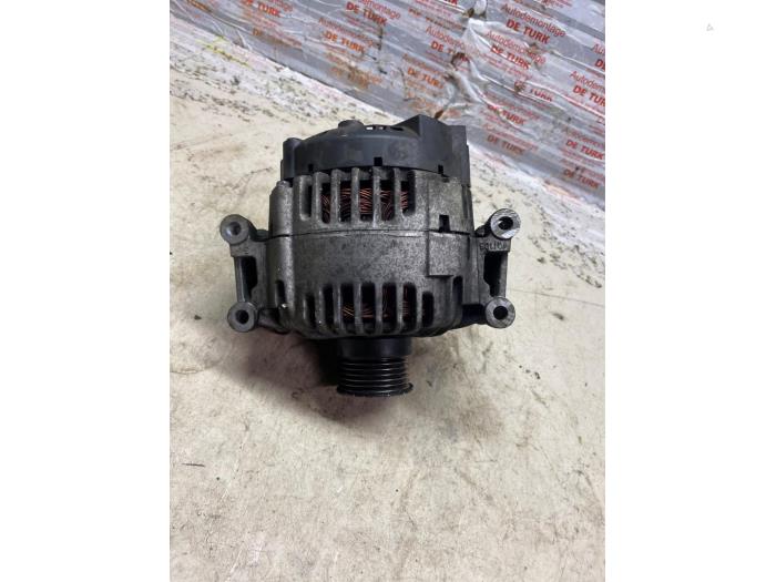 Dynamo från en Mercedes-Benz C (W204) 2.2 C-220 CDI 16V BlueEFFICIENCY 2014