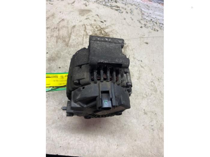 Dynamo från en Mercedes-Benz C (W204) 2.2 C-220 CDI 16V BlueEFFICIENCY 2014