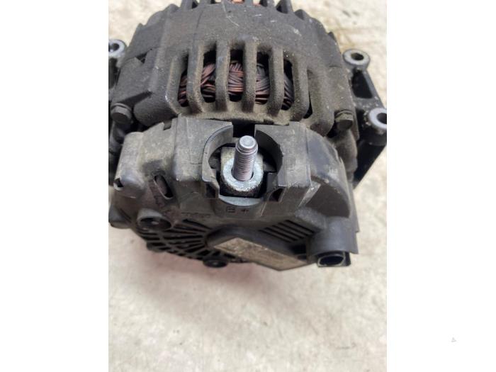 Dynamo från en Mercedes-Benz C (W204) 2.2 C-220 CDI 16V BlueEFFICIENCY 2014