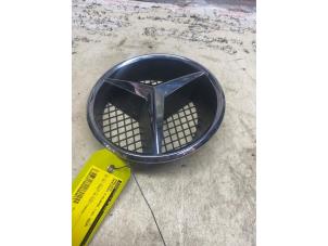 Begagnade Emblem Mercedes C (W204) 2.2 C-220 CDI 16V BlueEFFICIENCY Pris € 24,20 Inklusive moms erbjuds av Autosloperij de Turk