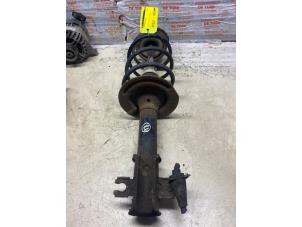 Używane Amortyzator wstrzasów prawy przód Fiat Punto II (188) 1.2 60 S Cena € 24,20 Z VAT oferowane przez Autosloperij de Turk