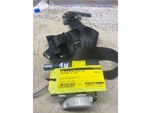 Używane Pas bezpieczenstwa prawy przód Ford B-Max (JK8) 1.0 EcoBoost 12V 125 Cena € 163,35 Z VAT oferowane przez Autosloperij de Turk