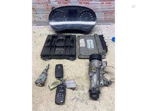 Begagnade Tändningslås + dator Volkswagen Polo V (6R) 1.2 12V Pris € 96,80 Inklusive moms erbjuds av Autosloperij de Turk