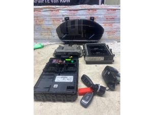 Używane Stacyjka + sterownik Ford Fiesta 7 1.0 EcoBoost 12V 125 Cena € 242,00 Z VAT oferowane przez Autosloperij de Turk