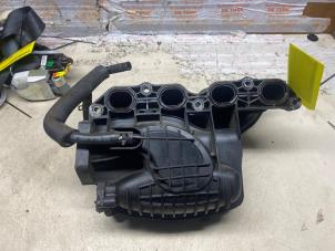 Begagnade Insugsrör Hyundai i30 (GDHB5) 1.4 16V Pris € 60,50 Inklusive moms erbjuds av Autosloperij de Turk