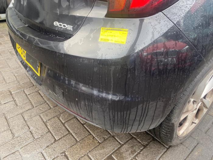 Bakre stötfångare från en Opel Astra K 1.0 SIDI Turbo 12V 2016