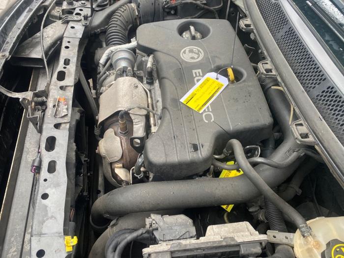 Motor från en Opel Astra K 1.0 SIDI Turbo 12V 2016
