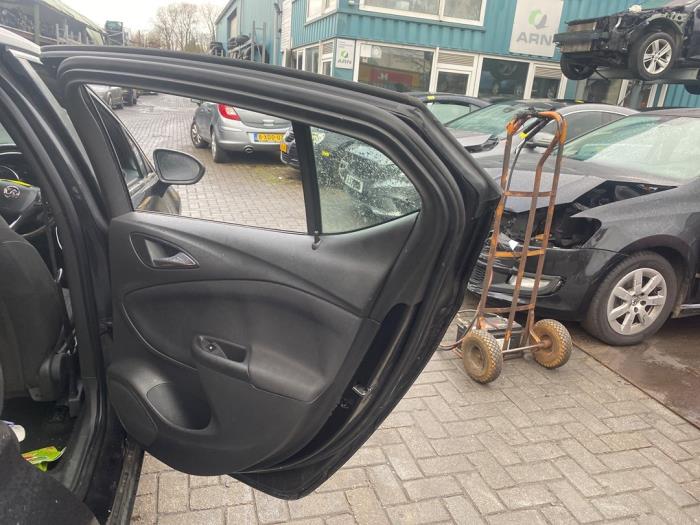 Bakdörr, 4-dörrars, höger från en Opel Astra K 1.0 SIDI Turbo 12V 2016