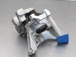 Begagnade Motorfäste Honda CR-V (RE/RM) 2.0 16V Pris på förfrågan erbjuds av Gebr Opdam B.V.