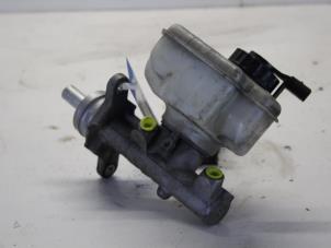 Używane Glówny cylinder hamulcowy Volkswagen Golf V (1K1) 1.6 FSI 16V Cena na żądanie oferowane przez Gebr Opdam B.V.