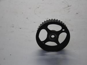 Gebruikte Nokkenas Tandwiel Renault Megane II (LM) 1.6 16V Prijs op aanvraag aangeboden door Gebr Opdam B.V.