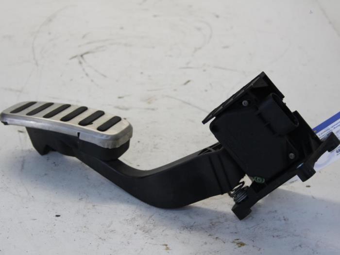 Gaspedalsensor från en Abarth 500/595/695 1.4 T-Jet 16V 2011