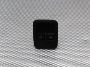 Begagnade Flerfunktionsbrytare, fönster Skoda Yeti (5LAC) 1.2 TSI 16V Pris på förfrågan erbjuds av Gebr Opdam B.V.