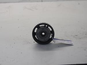 Gebruikte Nokkenas Tandwiel Renault Megane II (BM/CM) 1.6 16V Prijs € 40,00 Margeregeling aangeboden door Gebr Opdam B.V.
