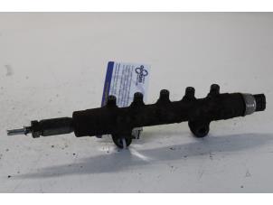 Begagnade Bränsletryckssensor Ford Transit 2.2 TDCi 16V Pris på förfrågan erbjuds av Gebr Opdam B.V.