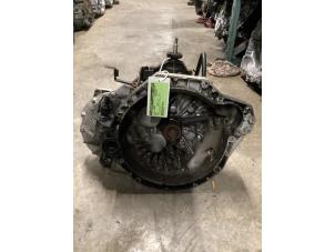 Begagnade Växellåda Opel Movano Combi 2.5 DTI Pris € 500,00 Marginaltabell erbjuds av Gebr Opdam B.V.