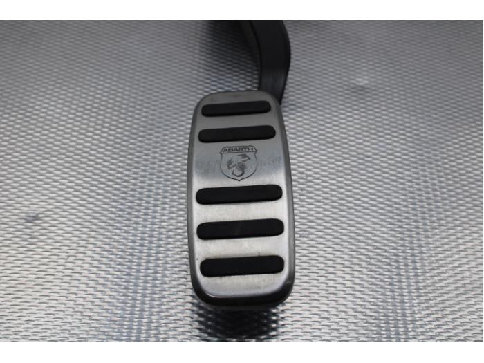 Gaspedalsensor från en Abarth 500C/595C/695C 1.4 T-Jet 16V 695,595 Competizione,Rivale 2018