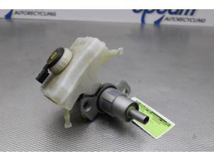 Begagnade Huvudcylinder Audi A4 (B8) 1.8 TFSI 16V Pris på förfrågan erbjuds av Gebr Opdam B.V.