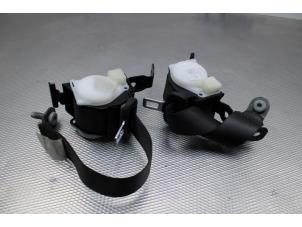 Gebruikte Veiligheidsgordel Set achter Opel Insignia Sports Tourer 1.4 Turbo 16V Ecotec Prijs op aanvraag aangeboden door Gebr Opdam B.V.