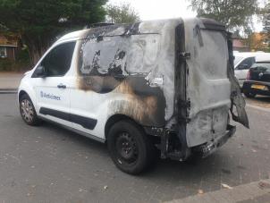 Używane Os tylna napedu na przednie kola Ford Transit Connect (PJ2) 1.5 EcoBlue Cena € 300,00 Procedura marży oferowane przez Gebr Opdam B.V.