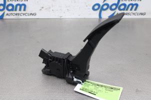 Gebruikte Sensor Gaspedaalpositie Mercedes A (177.0) 2.0 A-220 Turbo 16V Prijs € 50,00 Margeregeling aangeboden door Gebr Opdam B.V.