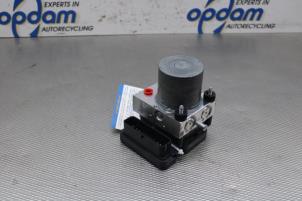 Gebruikte ABS Pomp Mercedes A (177.0) 2.0 A-220 Turbo 16V Prijs € 150,00 Margeregeling aangeboden door Gebr Opdam B.V.