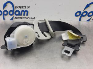 Gebruikte Veiligheidsgordel midden-achter Daihatsu Sirion 2 (M3) 1.3 16V DVVT Prijs € 40,00 Margeregeling aangeboden door Gebr Opdam B.V.