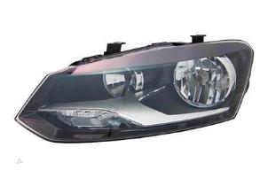 Nieuwe Koplamp links Volkswagen Polo Prijs € 120,00 Inclusief btw aangeboden door Gebr Opdam B.V.