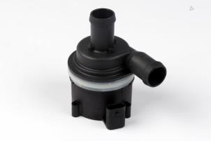 Nya Extra vattenpump Volkswagen Polo Pris € 50,00 Inklusive moms erbjuds av Gebr Opdam B.V.