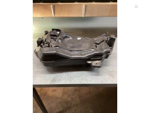 Begagnade AdBlue-tank Audi A3 Sportback (8YA) 2.0 35 TDI 16V Pris € 250,00 Marginaltabell erbjuds av Gebr Opdam B.V.