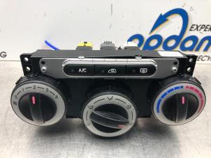 Używane Panel sterowania nagrzewnicy Hyundai i10 (F5) 1.1i 12V Cena € 50,00 Procedura marży oferowane przez Gebr Opdam B.V.