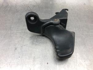 Begagnade Dörrhandtag, 2-dörrars, höger Renault Twingo II (CN) 1.5 dCi 70 Pris € 15,00 Marginaltabell erbjuds av Gebr Opdam B.V.