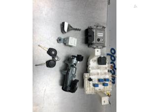 Gebruikte Slotenset Cilinder (compleet) Suzuki Splash 1.0 12V Prijs € 150,00 Margeregeling aangeboden door Gebr Opdam B.V.