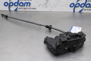 Gebruikte Deurslot Mechaniek 2Deurs rechts Volkswagen Caddy IV 2.0 TDI 102 Prijs € 40,00 Margeregeling aangeboden door Gebr Opdam B.V.