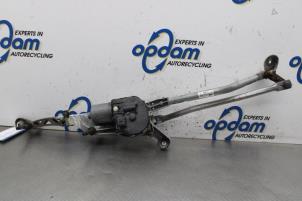 Gebruikte Ruitenwismotor + Mechaniek Mercedes C Estate (S204) 1.6 C-180K 16V BlueEfficiency Prijs € 50,00 Margeregeling aangeboden door Gebr Opdam B.V.