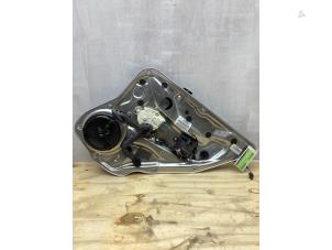 Gebruikte Raammechaniek 4Deurs rechts-achter Mercedes C Estate (S204) 1.6 C-180K 16V BlueEfficiency Prijs € 30,00 Margeregeling aangeboden door Gebr Opdam B.V.