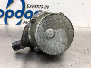 Gebruikte Vacuumpomp (Diesel) Renault Clio III (BR/CR) 1.5 dCi FAP Prijs € 50,00 Margeregeling aangeboden door Gebr Opdam B.V.