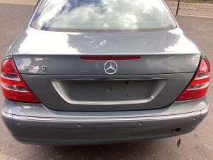 Gebruikte Achterklep Mercedes E (W211) 2.6 E-240 V6 18V Prijs € 125,00 Margeregeling aangeboden door Gebr Opdam B.V.