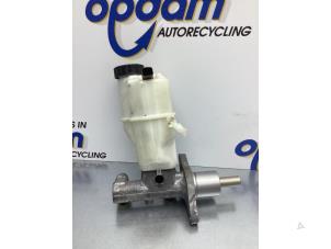Gebruikte Hoofdremcilinder Peugeot 508 (8D) 2.0 Hybrid4 16V Prijs € 30,00 Margeregeling aangeboden door Gebr Opdam B.V.
