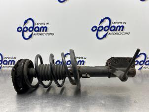 Gebruikte Veerpoot links-voor Renault Megane III Grandtour (KZ) 1.2 16V TCE 115 Prijs € 75,00 Margeregeling aangeboden door Gebr Opdam B.V.