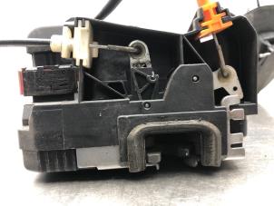 Gebruikte Deurslot Mechaniek 4Deurs links-achter Opel Corsa C (F08/68) 1.2 16V Twin Port Prijs € 35,00 Margeregeling aangeboden door Gebr Opdam B.V.