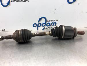 Używane Os napedowa lewy przód Chevrolet Nubira Wagon (J100) 1.8 16V Cena € 75,00 Procedura marży oferowane przez Gebr Opdam B.V.