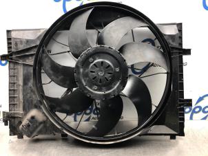 Gebruikte Koelvin Motor Mercedes C (W203) 1.8 C-180K 16V Prijs € 150,00 Margeregeling aangeboden door Gebr Opdam B.V.