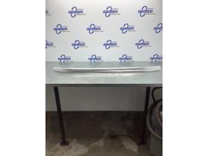 Begagnade Takräcken Audi A4 Avant (B8) 2.0 TDI 177 16V Pris € 100,00 Marginaltabell erbjuds av Gebr Opdam B.V.