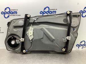 Begagnade Fönstermekanism, 2-dörrars, vänster fram Mercedes A (W169) 1.5 A-150 3-Drs. Pris € 75,00 Marginaltabell erbjuds av Gebr Opdam B.V.