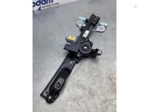 Begagnade Fönstermekanism, 4-dörrars, vänster fram Nissan Qashqai (J11) 1.2 DIG-T 16V Pris € 50,00 Marginaltabell erbjuds av Gebr Opdam B.V.