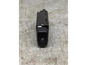 Używane Przelacznik ESP Mitsubishi ASX 1.6 MIVEC 16V Cena € 20,00 Procedura marży oferowane przez Gebr Opdam B.V.